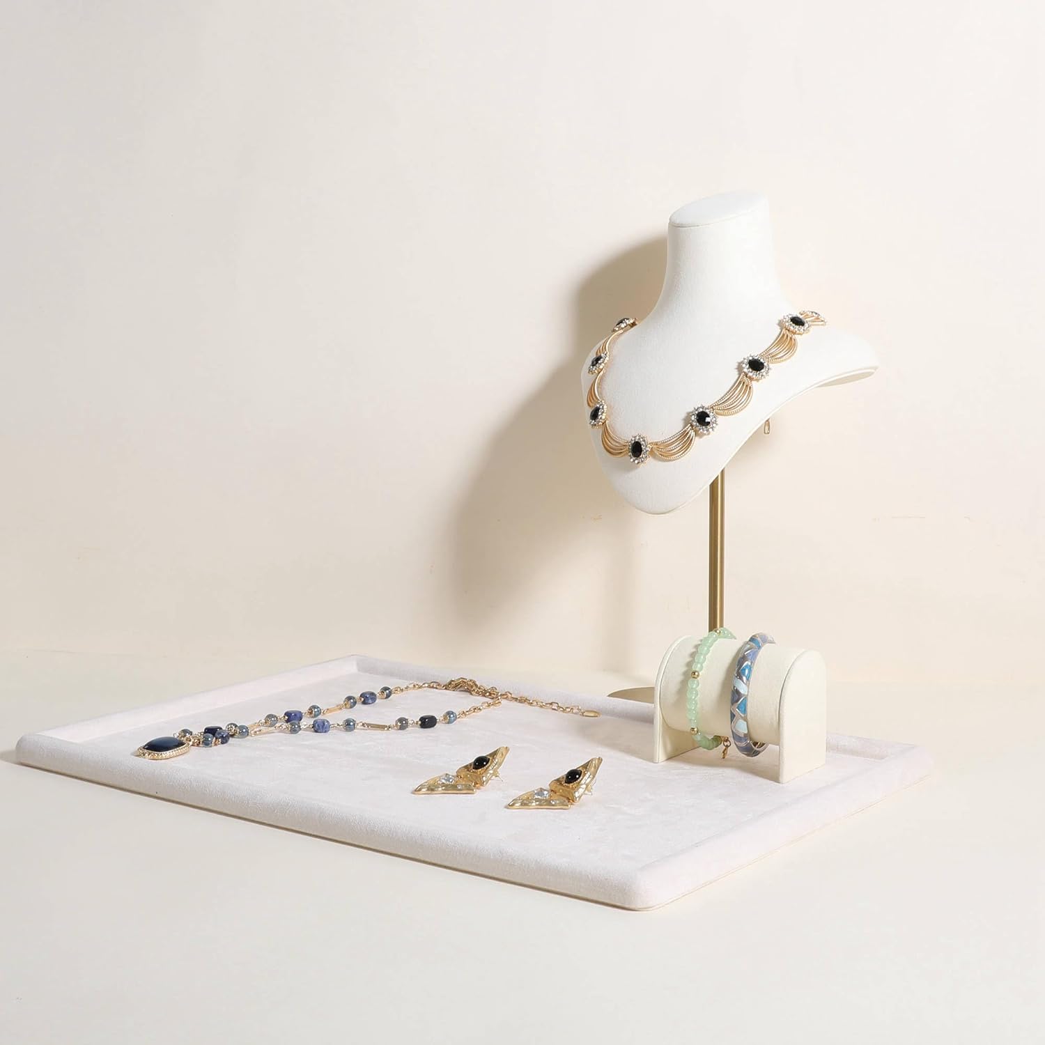 Bust Display Stand for Girls' Necklaces - Image 7